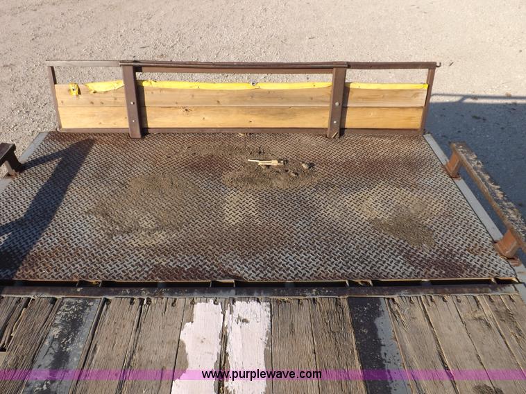 image for item F6174 1991 Miller 53' flatbed trailer