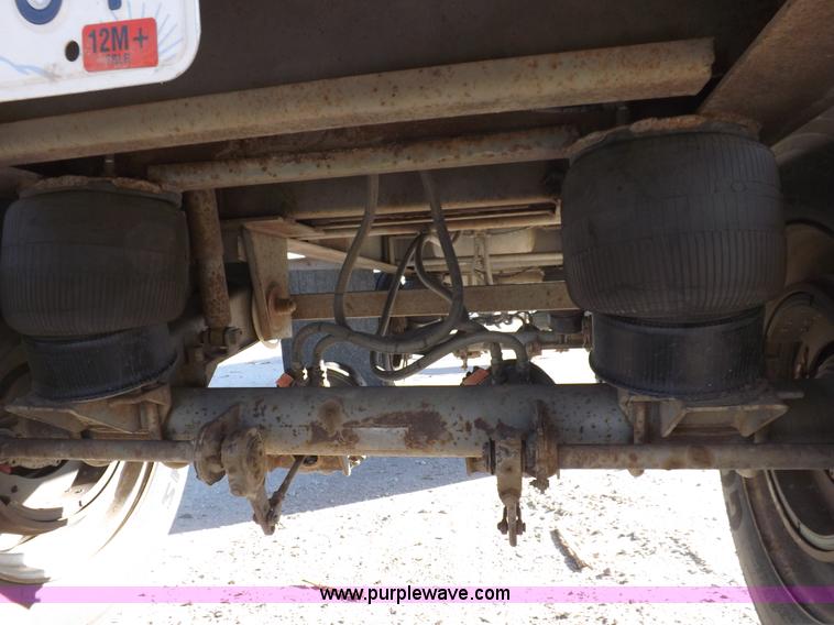 image for item F6174 1991 Miller 53' flatbed trailer