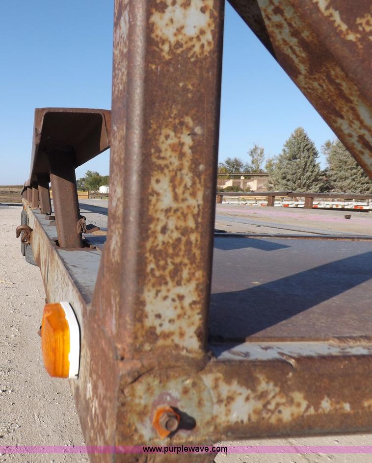 image for item F6174 1991 Miller 53' flatbed trailer