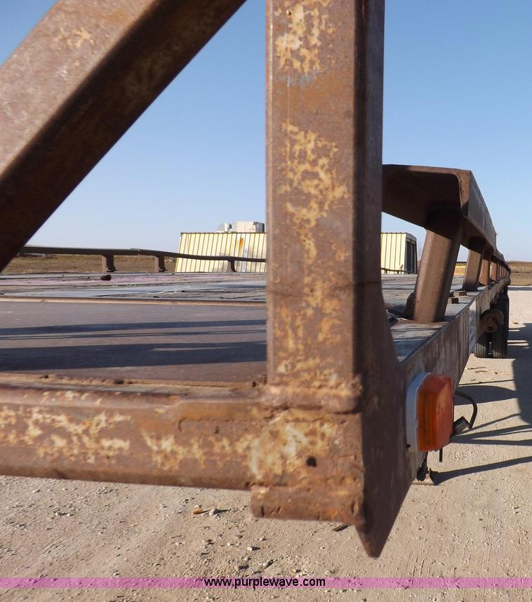 image for item F6174 1991 Miller 53' flatbed trailer