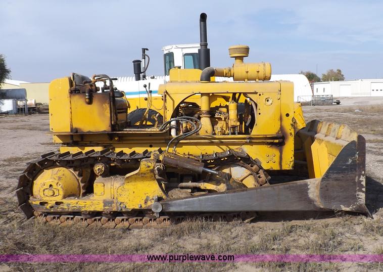 image for item F6180 International TD15 dozer
