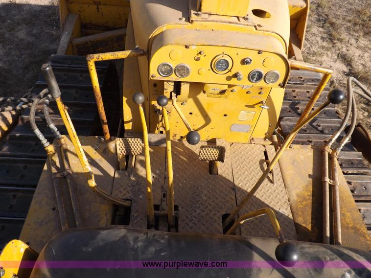 image for item F6180 International TD15 dozer