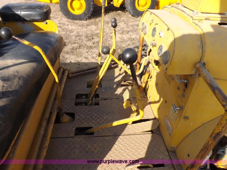 image for item F6180 International TD15 dozer