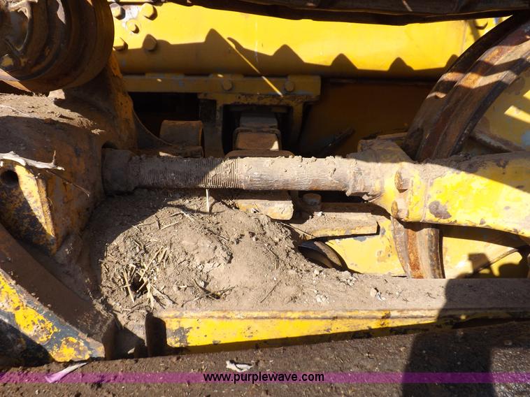 image for item F6180 International TD15 dozer