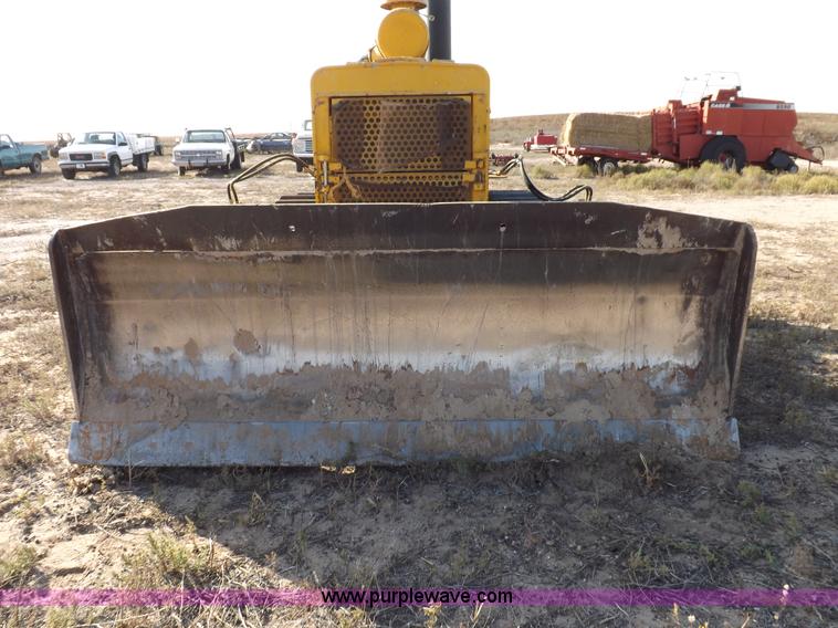 image for item F6180 International TD15 dozer