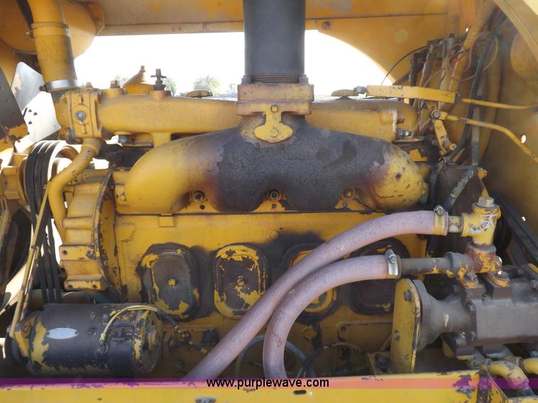 image for item F6180 International TD15 dozer