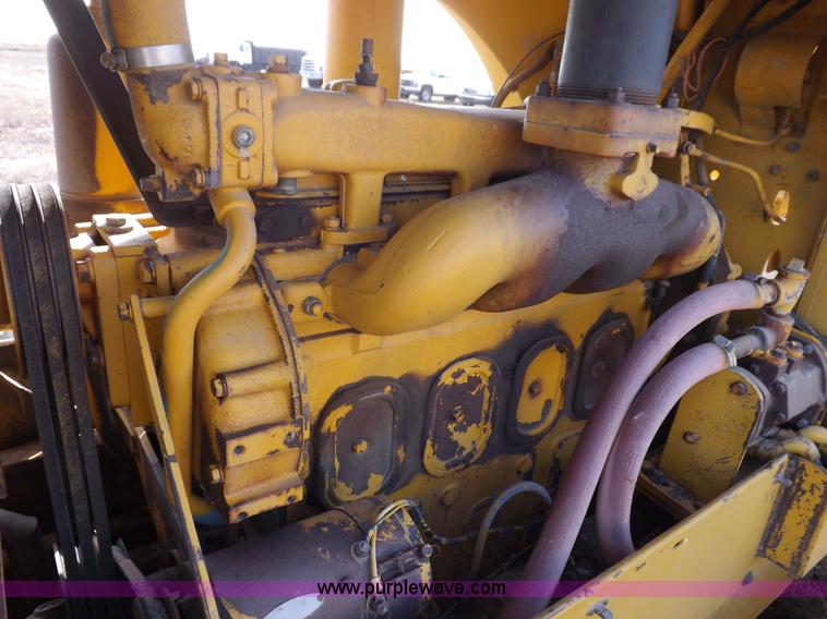 image for item F6180 International TD15 dozer