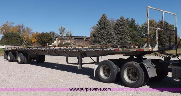 image for item F6181 1992 58'3" flatbed trailer