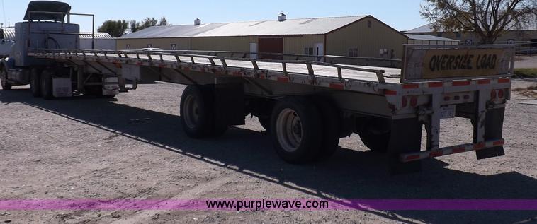 image for item F6181 1992 58'3" flatbed trailer