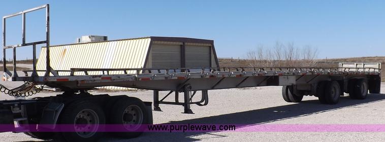 image for item F6181 1992 58'3" flatbed trailer