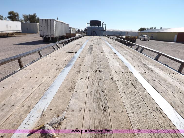 image for item F6181 1992 58'3" flatbed trailer