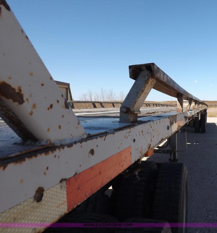 image for item F6181 1992 58'3" flatbed trailer