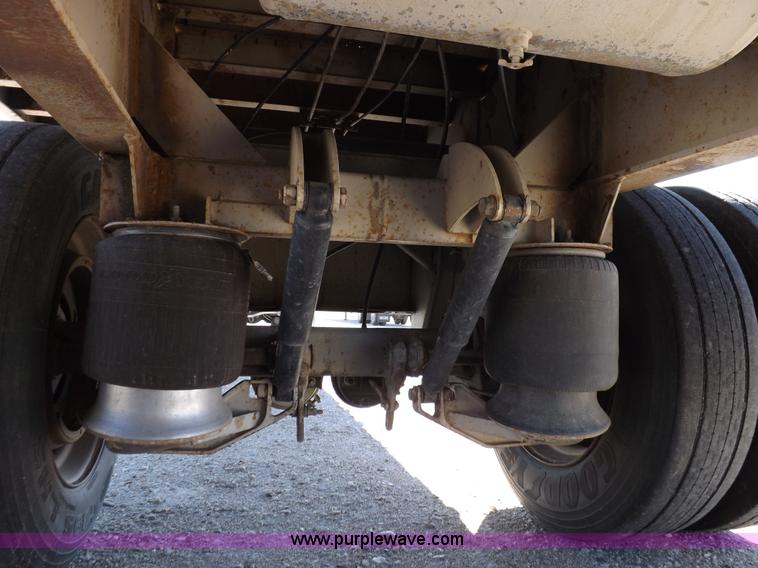 image for item F6181 1992 58'3" flatbed trailer