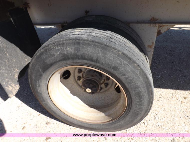 image for item F6181 1992 58'3" flatbed trailer