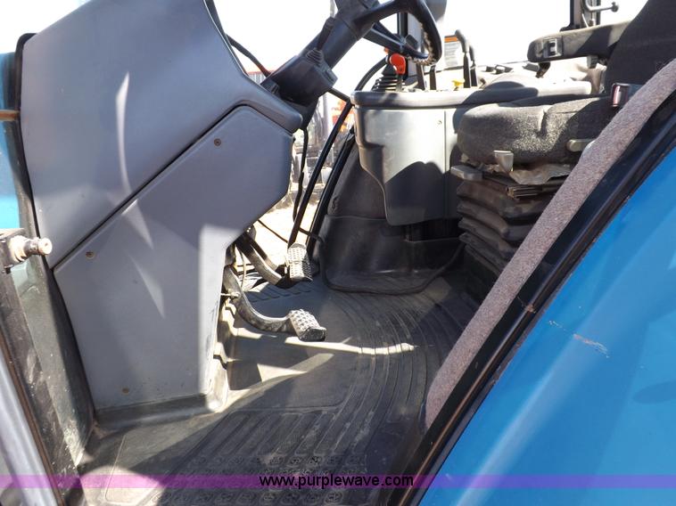 image for item F6186 1995 Ford New Holland 8870 tractor