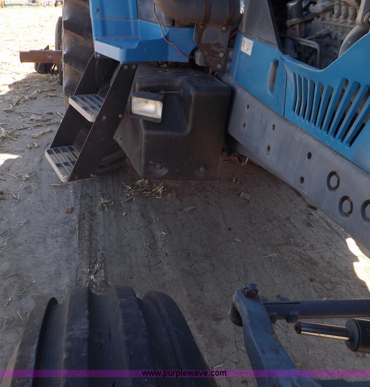 image for item F6186 1995 Ford New Holland 8870 tractor