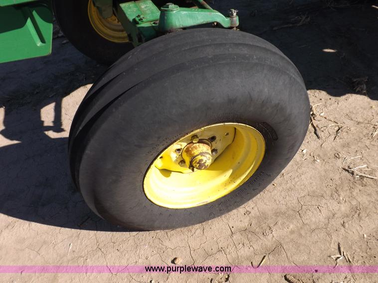 image for item F6187 1990 John Deere 4250 tractor