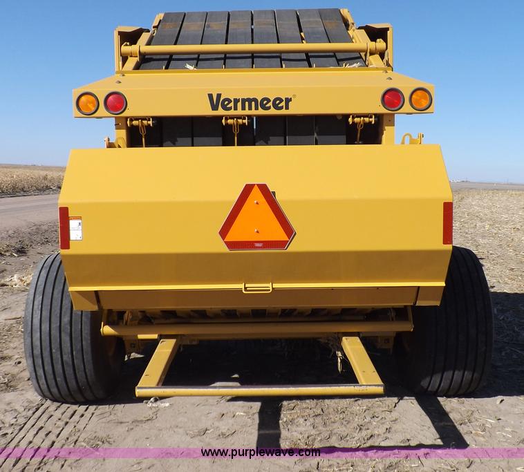 image for item F6188 Vermeer 605 Super M baler