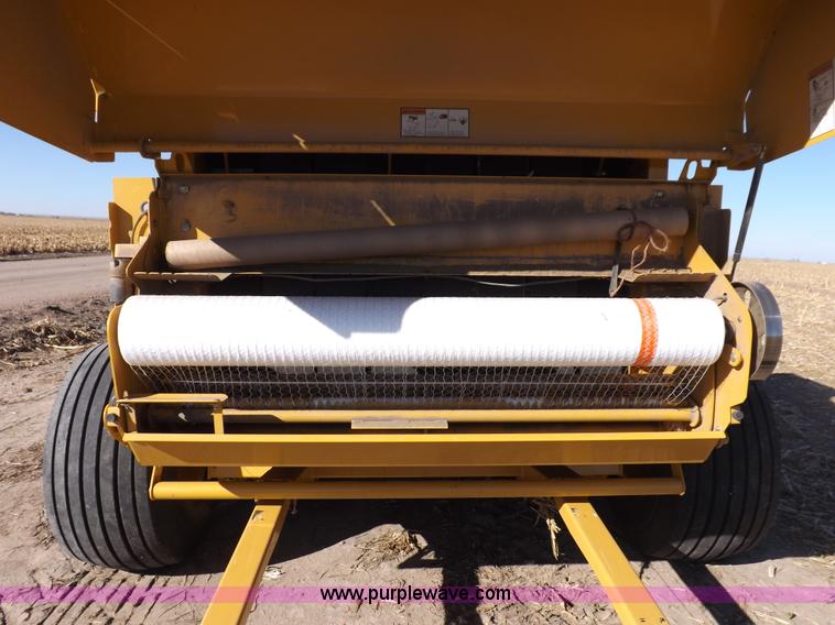 image for item F6188 Vermeer 605 Super M baler