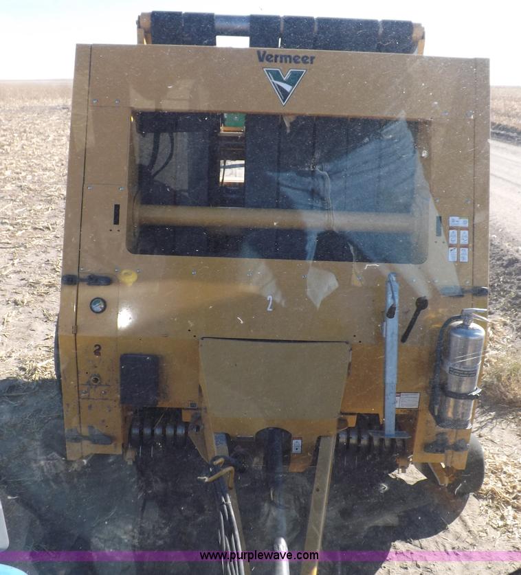 image for item F6189 Vermeer 605 Super M baler