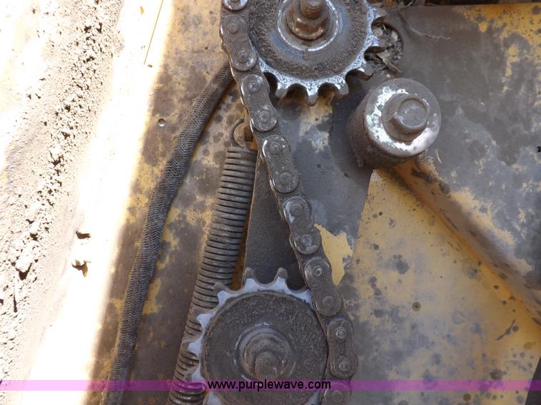 image for item F6189 Vermeer 605 Super M baler