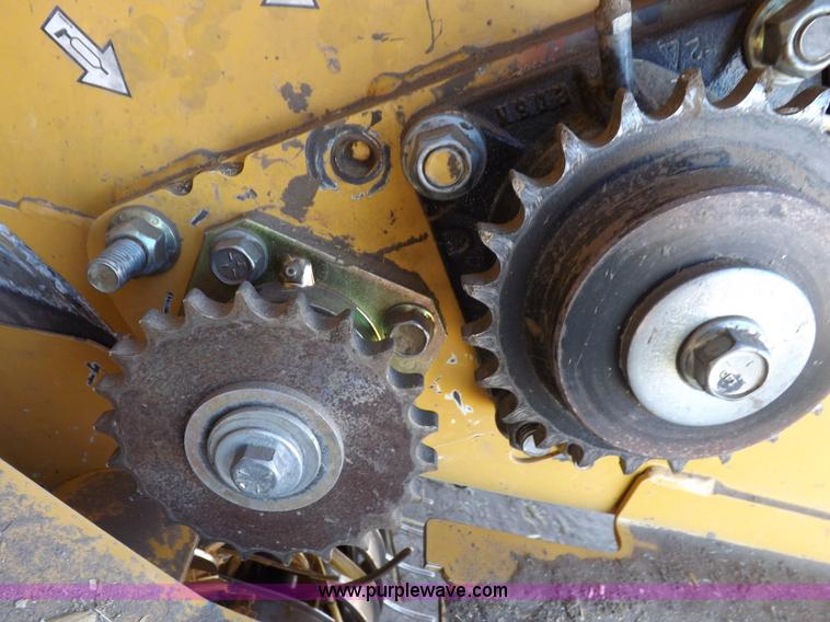 image for item F6189 Vermeer 605 Super M baler