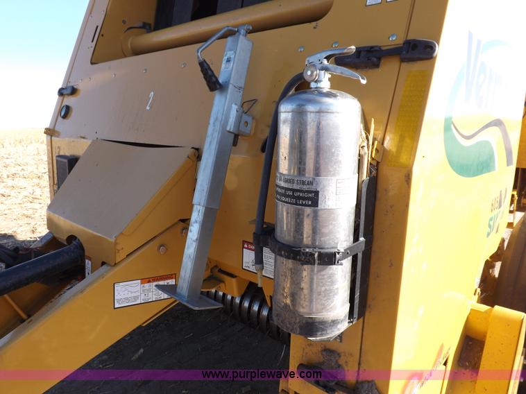 image for item F6189 Vermeer 605 Super M baler