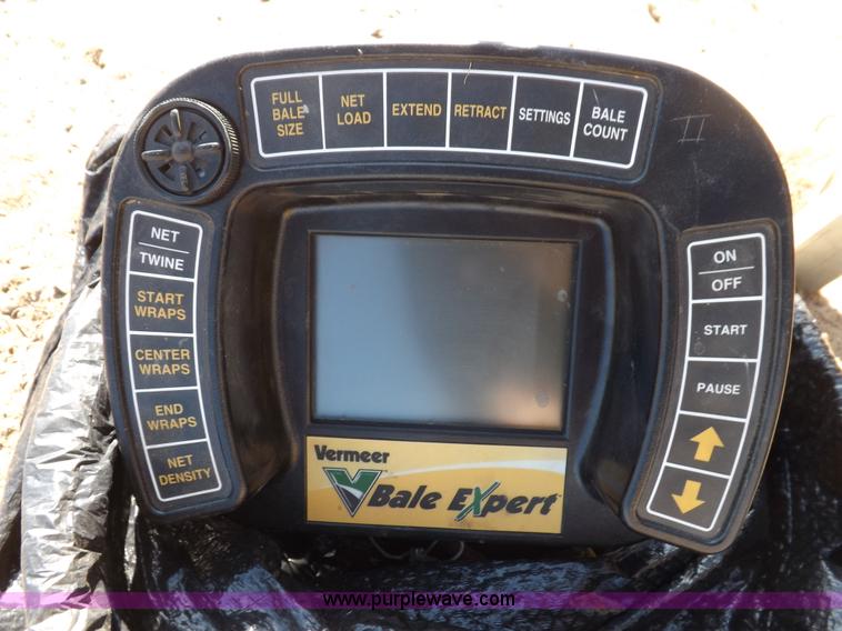 image for item F6189 Vermeer 605 Super M baler