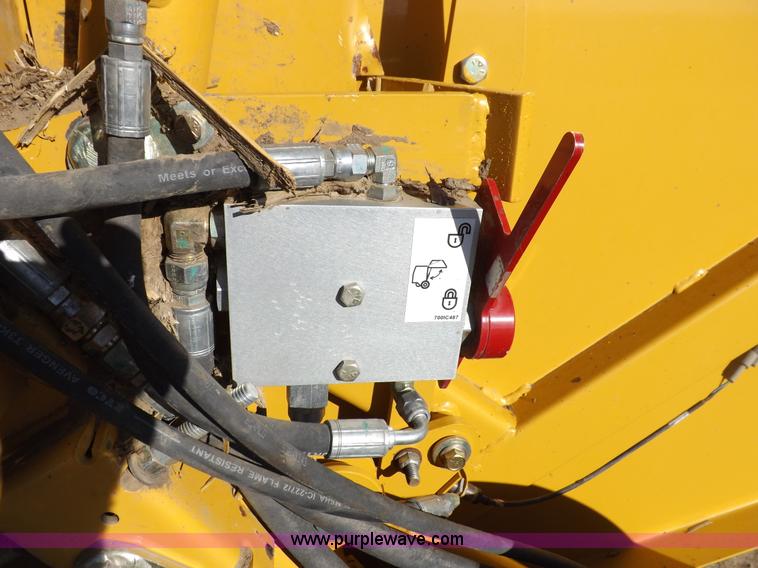 image for item F6190 Vermeer 605M baler