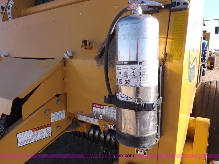 image for item F6190 Vermeer 605M baler