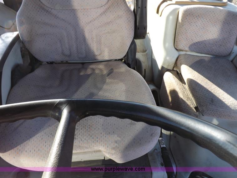 image for item F6192 2006 AGCO RT150 MFWD tractor