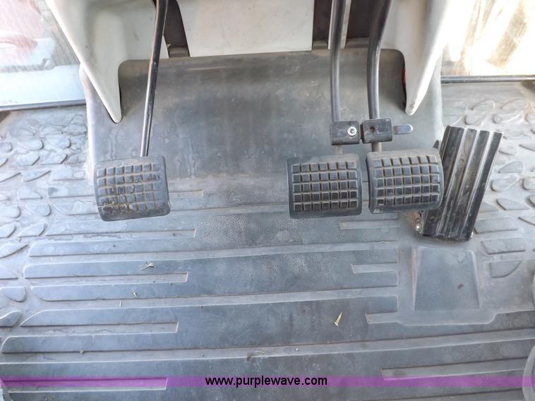 image for item F6192 2006 AGCO RT150 MFWD tractor