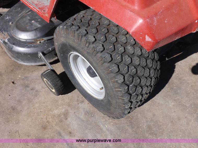 Honda HT4213 lawn mower in Garden City, KS Item F6194 sold Purple Wave