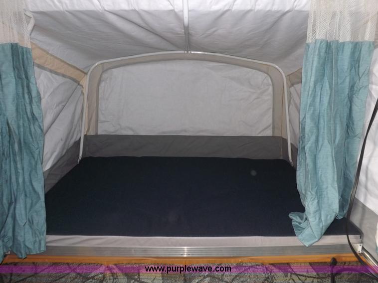 image for item F6200 2001 Coleman Taos popup camper