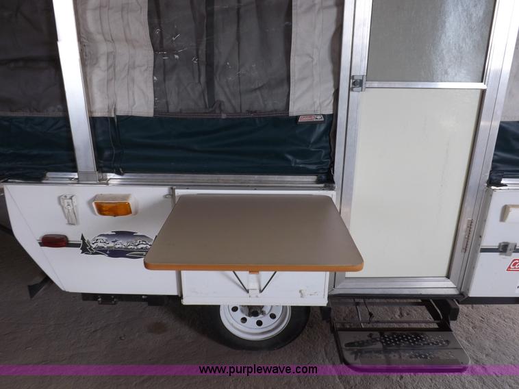 image for item F6200 2001 Coleman Taos popup camper