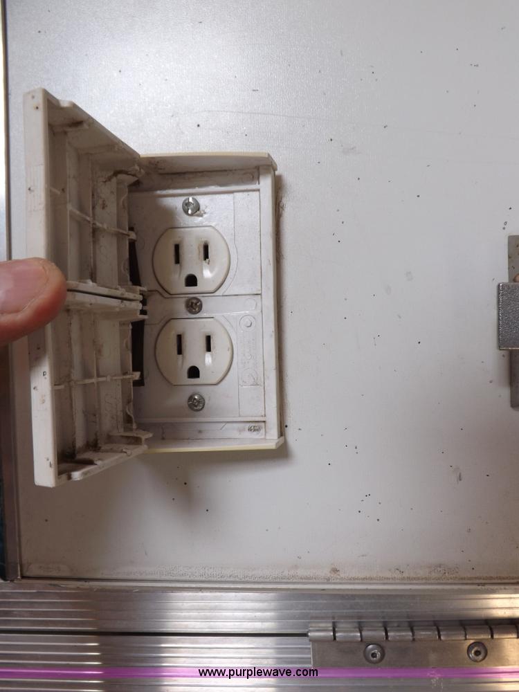 image for item F6200 2001 Coleman Taos popup camper