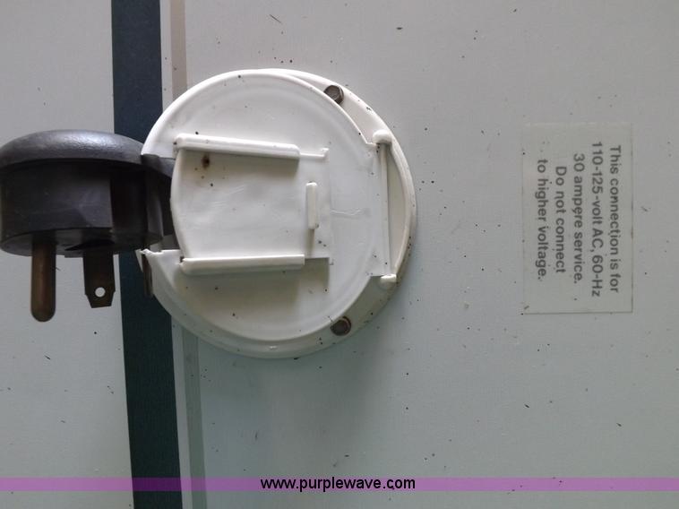 image for item F6200 2001 Coleman Taos popup camper