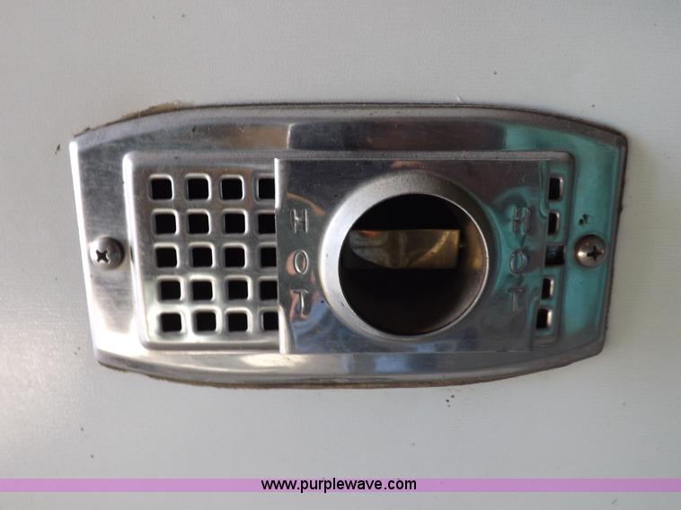 image for item F6200 2001 Coleman Taos popup camper