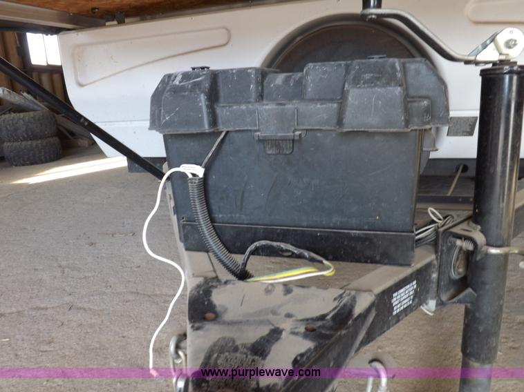 image for item F6200 2001 Coleman Taos popup camper