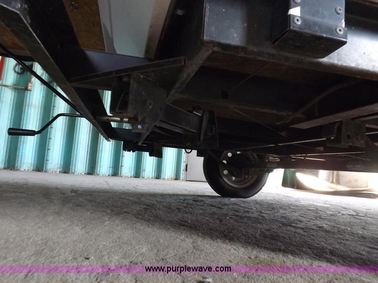 image for item F6200 2001 Coleman Taos popup camper