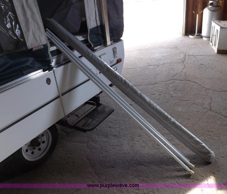 image for item F6200 2001 Coleman Taos popup camper