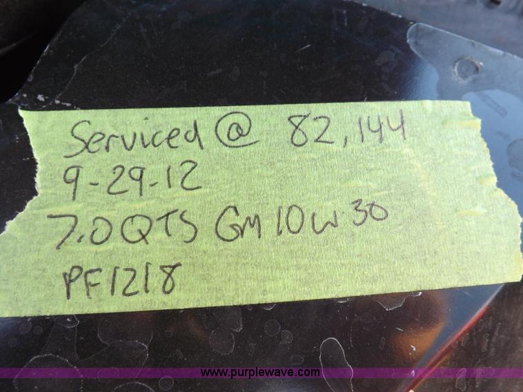 image for item F6209 1997 GMC Suburban 2500 SLE