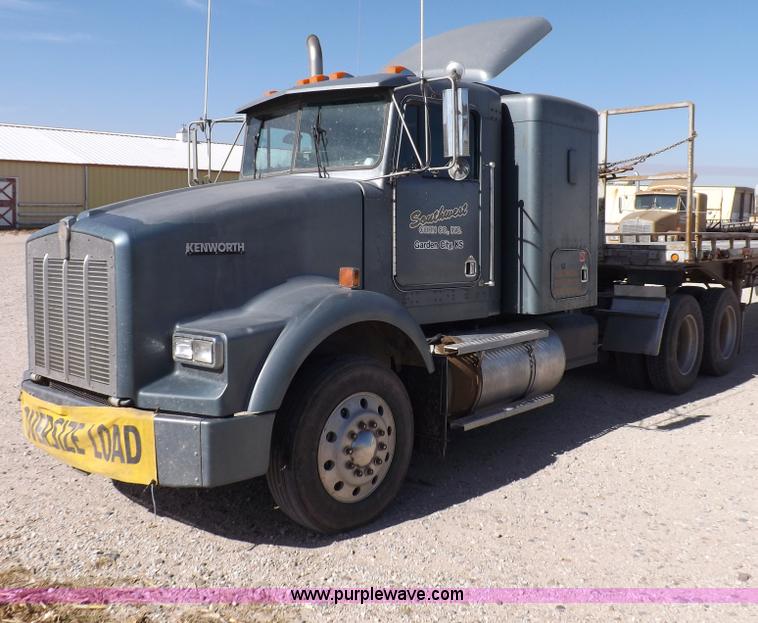 image for item F6217 1997 Kenworth T800 tandem axle semi truck