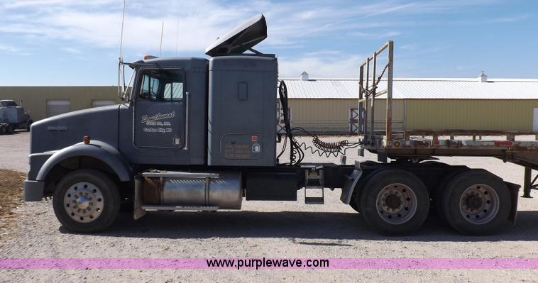 image for item F6217 1997 Kenworth T800 tandem axle semi truck