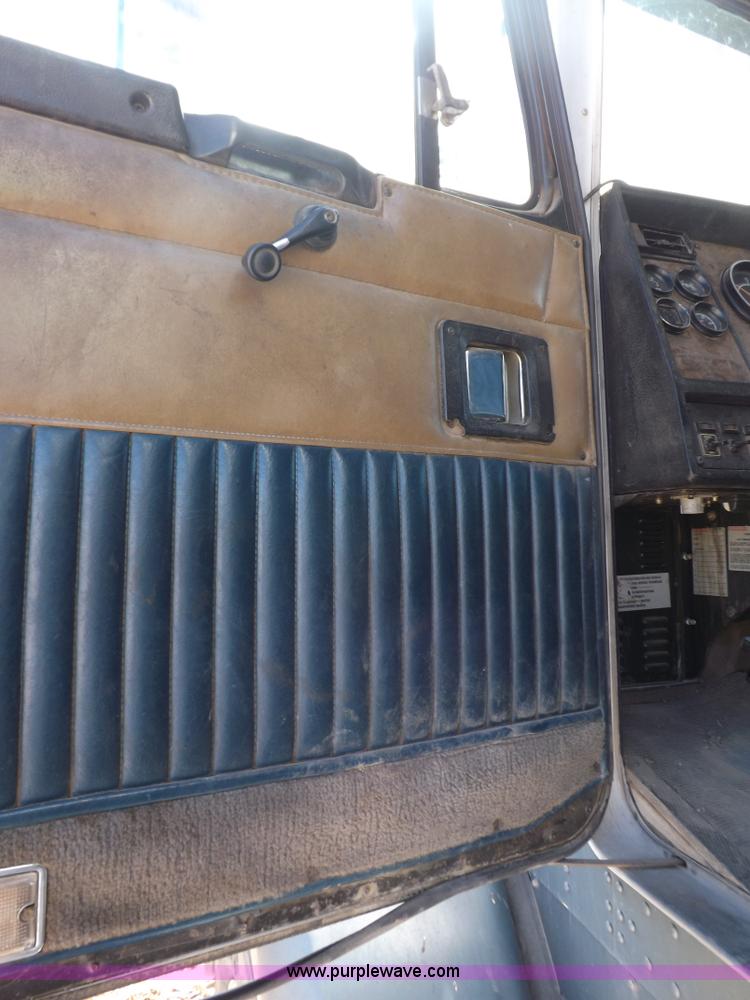 image for item F6217 1997 Kenworth T800 tandem axle semi truck