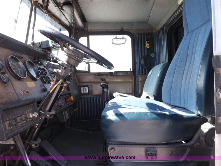 image for item F6217 1997 Kenworth T800 tandem axle semi truck