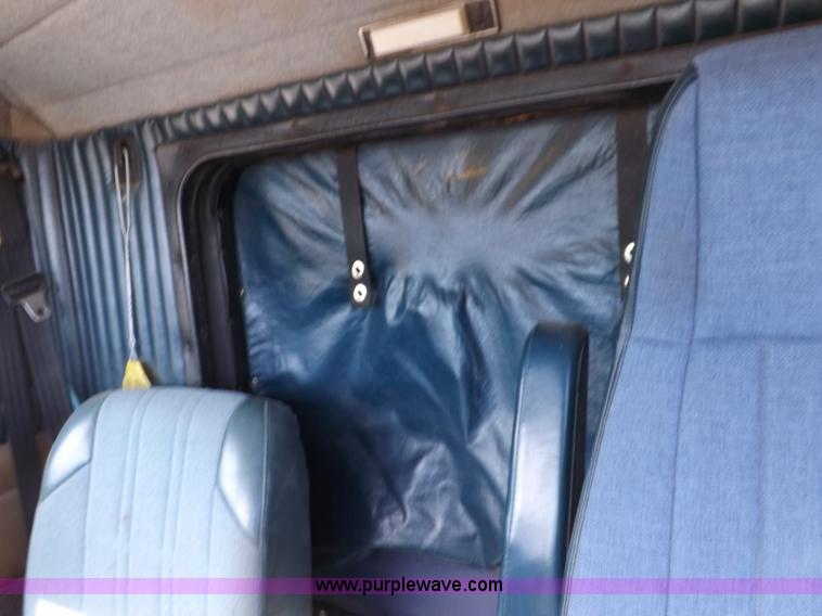 image for item F6217 1997 Kenworth T800 tandem axle semi truck