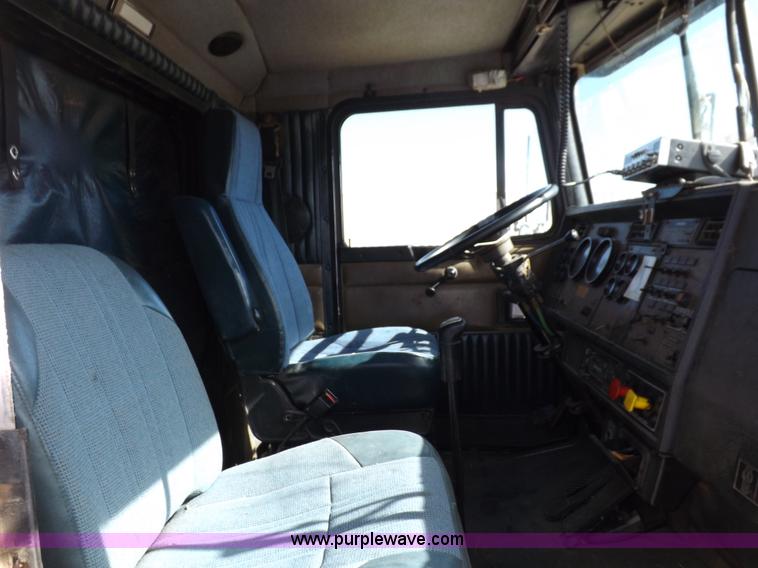 image for item F6217 1997 Kenworth T800 tandem axle semi truck