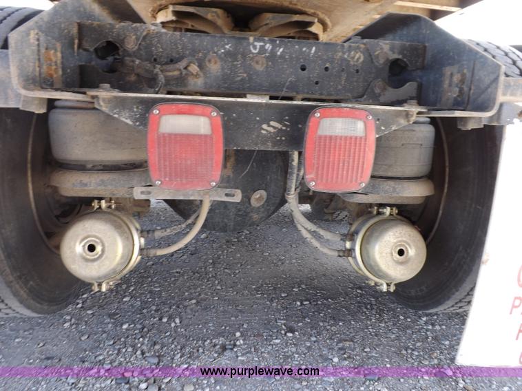 image for item F6217 1997 Kenworth T800 tandem axle semi truck