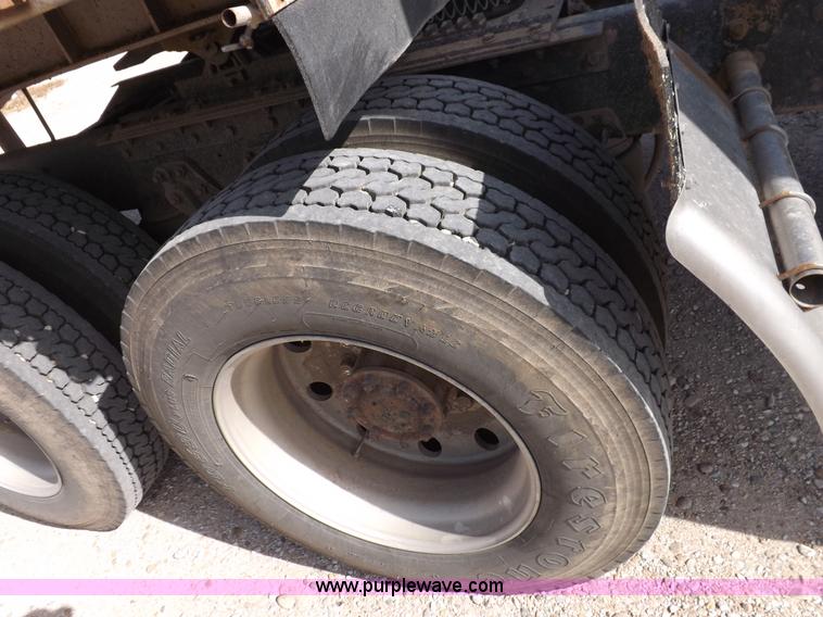 image for item F6217 1997 Kenworth T800 tandem axle semi truck